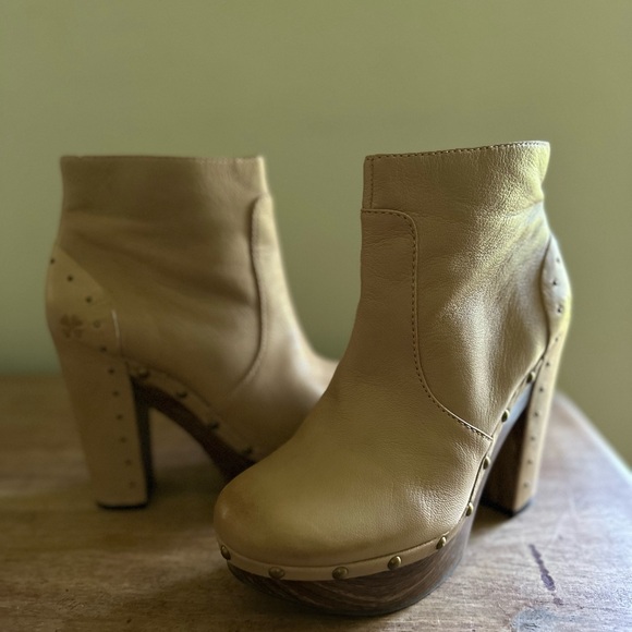 Lucky Brand Terrace"Studded Booties Sz. 7.5 - Picture 4 of 12